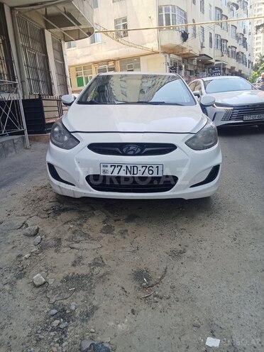 Hyundai Accent 2012, 400,000 km - 1.4 l - Bakı