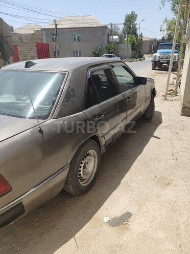 Mercedes E 200 d 1991, 265,398 km - 2.0 l - Bakı