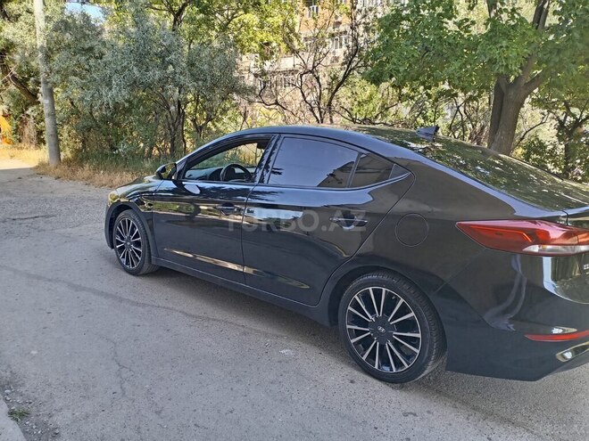 Hyundai Elantra 2018, 120,000 km - 1.8 l - Sumqayıt