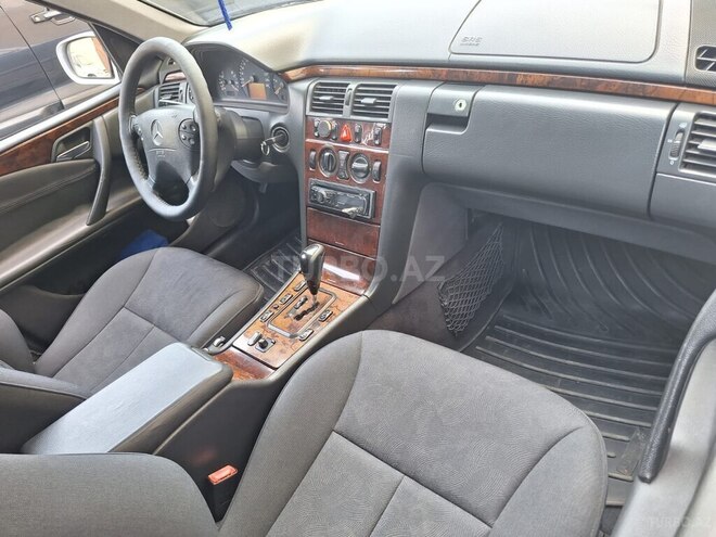 Mercedes E 220 d 2000, 404,000 km - 2.2 л - Bakı