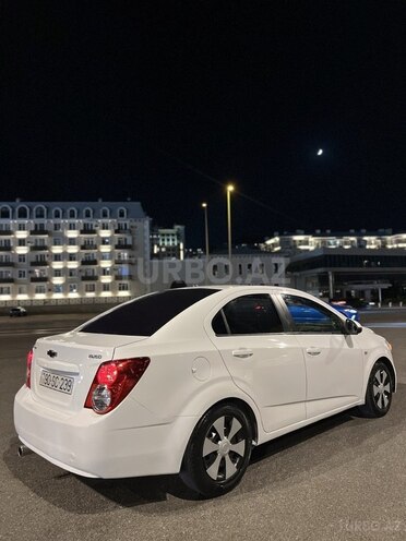 Chevrolet Aveo-5