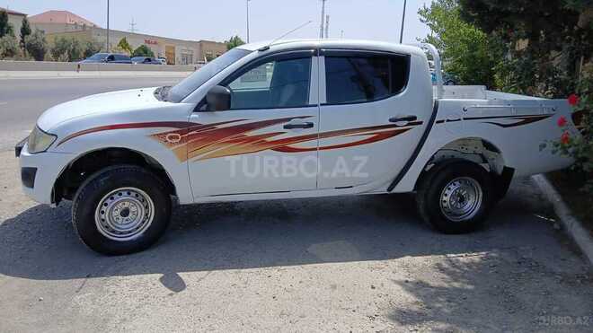 Mitsubishi L200 2011, 325,843 km - 2.5 l - Sumqayıt