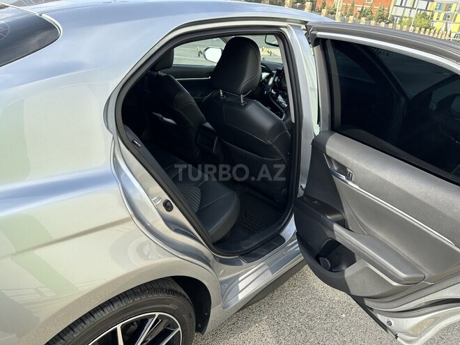 Toyota Camry-7