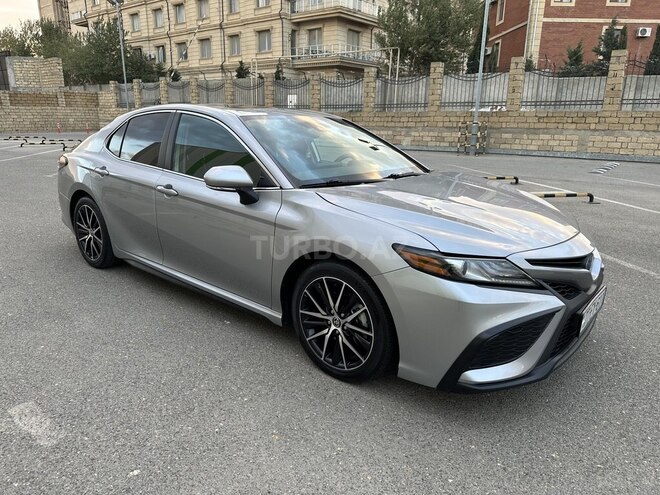 Toyota Camry-12