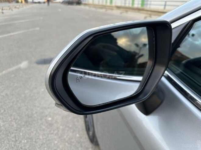 Toyota Camry-13