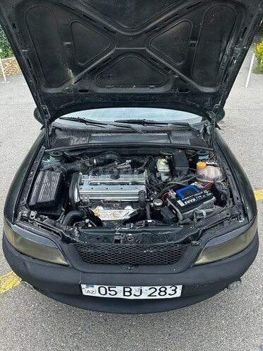 Opel Vectra 1997, 260,000 km - 1.8 l - Qazax