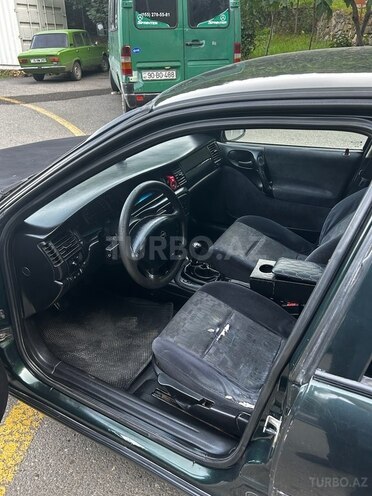 Opel Vectra 1997, 260,000 km - 1.8 l - Qazax