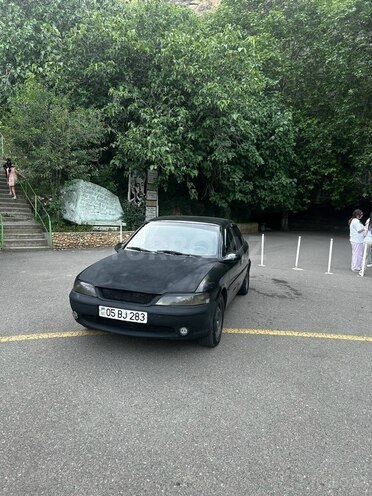 Opel Vectra 1997, 260,000 km - 1.8 l - Qazax