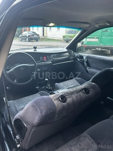 Opel Vectra 1997, 260,000 km - 1.8 l - Qazax
