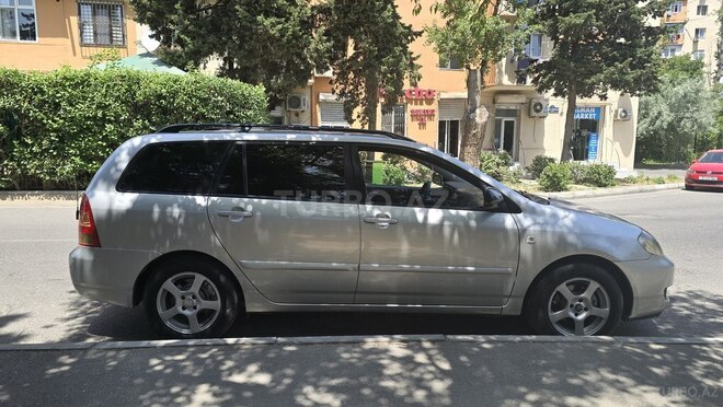 Toyota Corolla 2005, 218,000 km - 1.4 l - Bakı