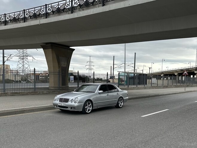 Mercedes E 220 d 2001, 670,000 km - 2.2 l - Quba
