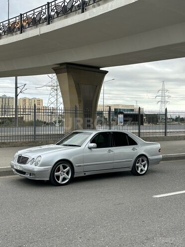 Mercedes E 220 d 2001, 670,000 km - 2.2 l - Quba