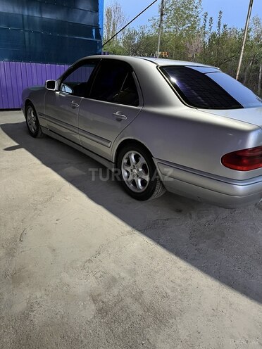 Mercedes E 220 d 1998, 435,671 km - 2.2 l - Tovuz