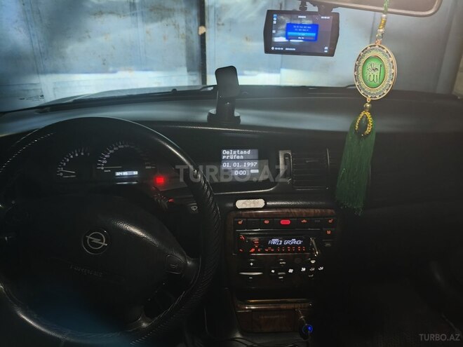 Opel Vectra-19