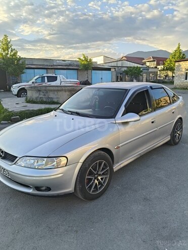 Opel Vectra-10