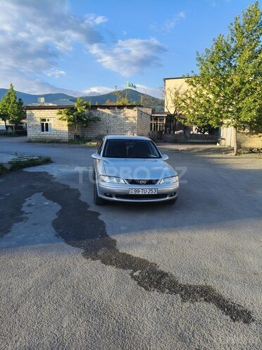 Opel Vectra-11
