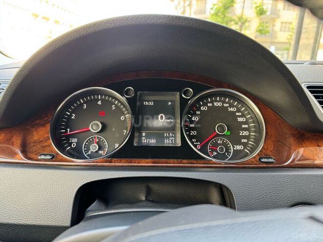 Volkswagen Passat CC-11