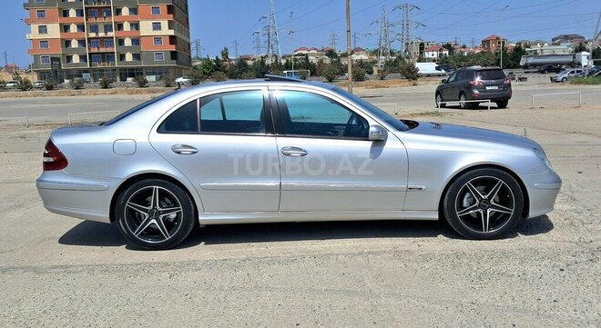 Mercedes E 270 2002, 369,213 km - 2.7 l - Xırdalan