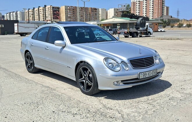 Mercedes E 270 2002, 369,213 km - 2.7 l - Xırdalan