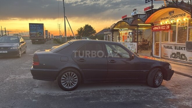 Mercedes C 200 2000, 340,000 km - 2.0 l - Qusar