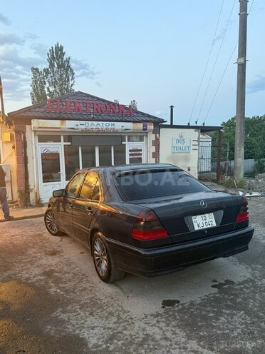 Mercedes C 200 2000, 340,000 km - 2.0 l - Qusar