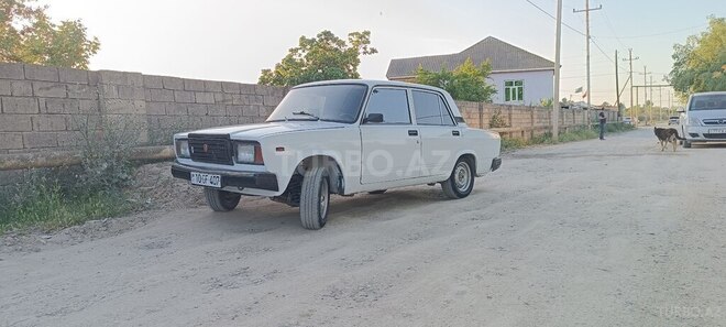 LADA (VAZ) 2107 1998, 91,900 km - 1.6 l - Salyan