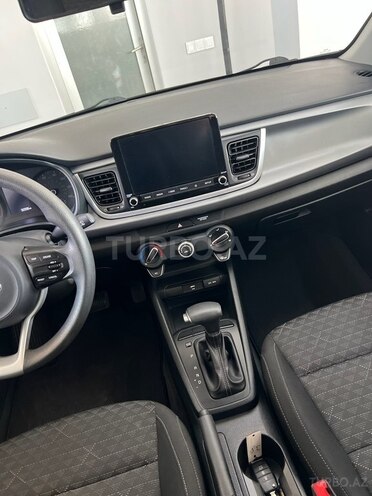 Kia Rio-14