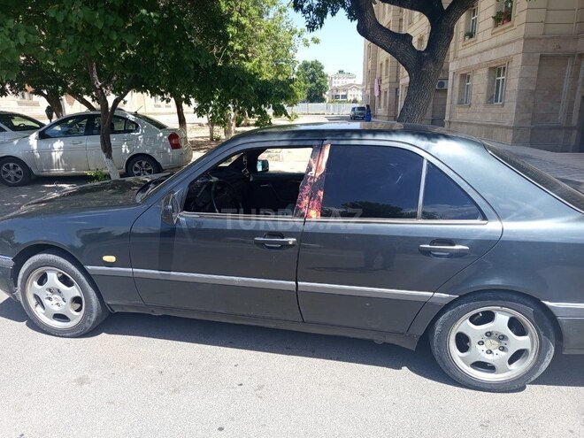 Mercedes C 220 1995, 330,000 km - 2.2 l - Naxçıvan