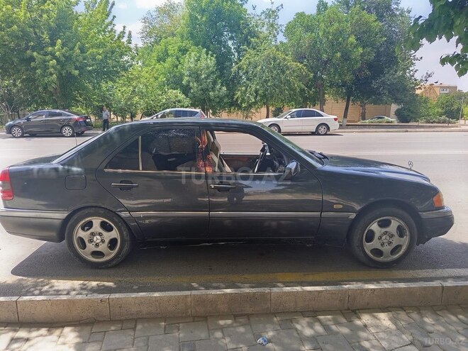 Mercedes C 220 1995, 330,000 km - 2.2 l - Naxçıvan