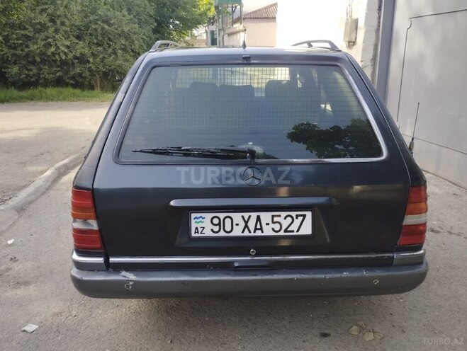 Mercedes E 220 1995, 326,200 km - 2.2 l - Bərdə