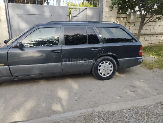 Mercedes E 220 1995, 326,200 km - 2.2 l - Bərdə