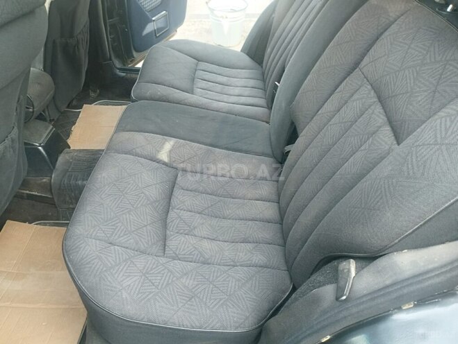 Mercedes E 220 1995, 326,200 km - 2.2 l - Bərdə