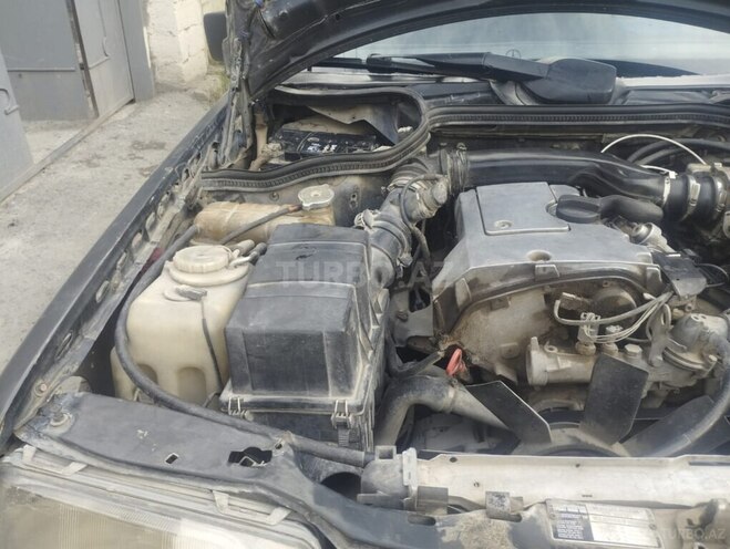 Mercedes E 220 1995, 326,200 km - 2.2 l - Bərdə