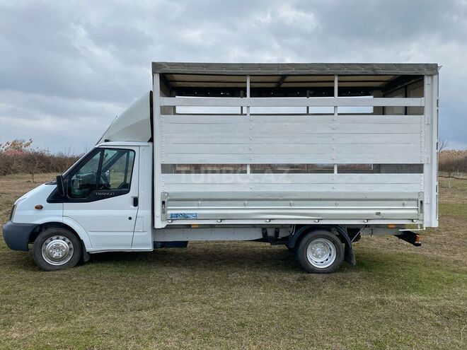 Ford Transit 2010, 360,000 km - 3.2 l - Quba