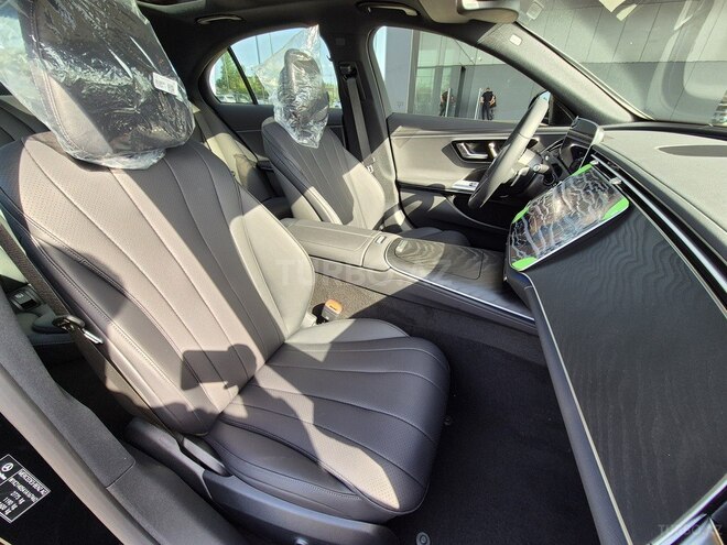 Mercedes E 350 e-11