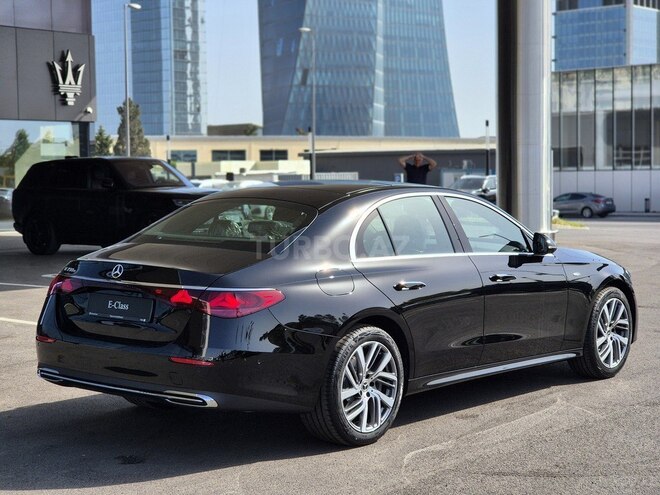Mercedes E 350 e-4