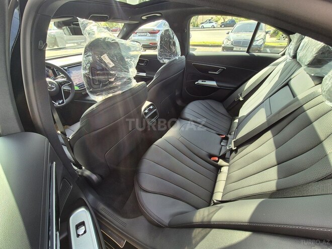 Mercedes E 350 e-12