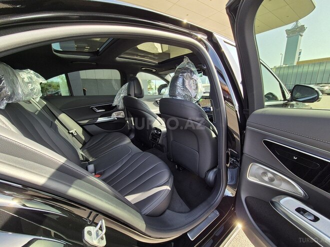 Mercedes E 350 e-11