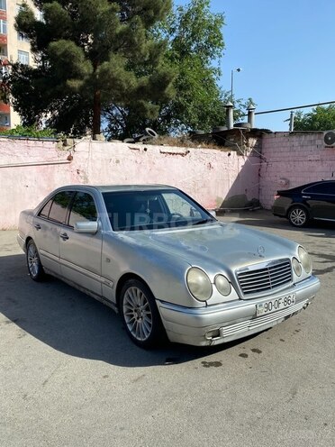 Mercedes E 240 1998, 350,000 km - 2.4 l - Sumqayıt