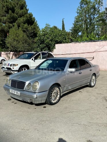 Mercedes E 240 1998, 350,000 km - 2.4 l - Sumqayıt