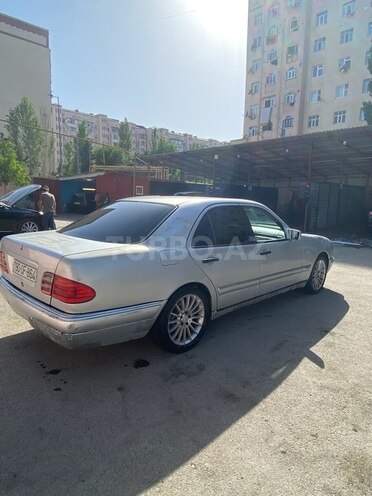 Mercedes E 240 1998, 350,000 km - 2.4 l - Sumqayıt