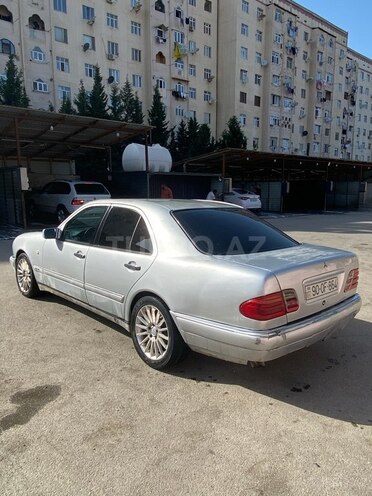 Mercedes E 240 1998, 350,000 km - 2.4 l - Sumqayıt