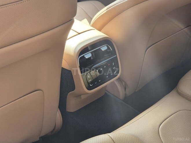 Mercedes E 350 e-13
