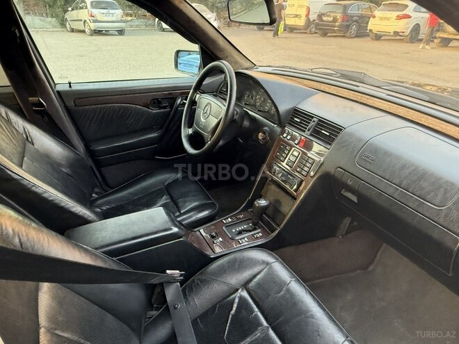 Mercedes C 250 1996, 325,821 km - 2.5 l - Bakı