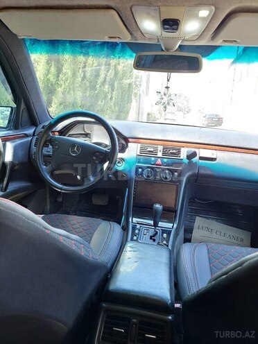 Mercedes E 240 1997, 190,000 km - 2.4 l - Bakı