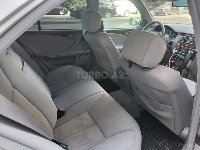 Mercedes E 280 1999, 303,000 km - 2.8 л - Bakı