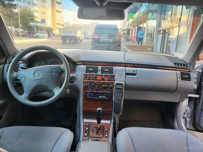 Mercedes E 280 1999, 303,000 km - 2.8 л - Bakı