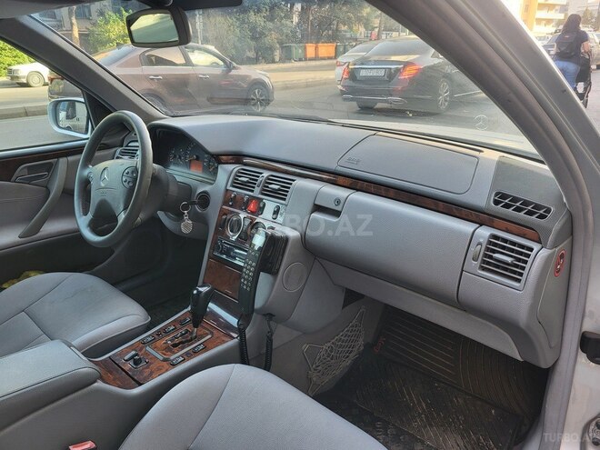 Mercedes E 280 1999, 303,000 km - 2.8 л - Bakı