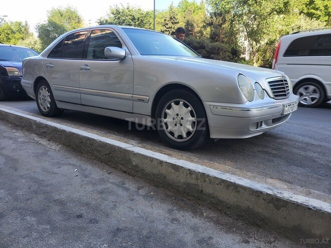 Mercedes E 280 1999, 303,000 km - 2.8 л - Bakı