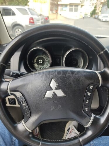 Mitsubishi Pajero 2008, 244,000 km - 3.0 л - Bakı